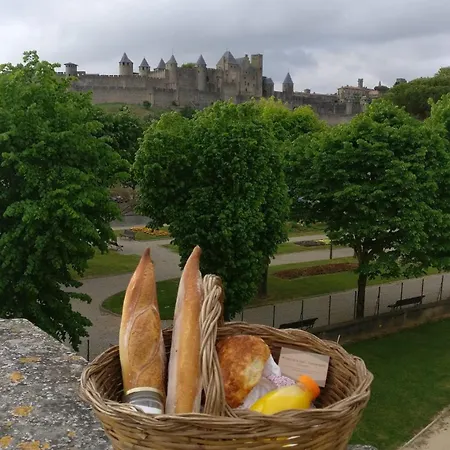 Un Petit Coin De France Parking Et Clim Carcassonne